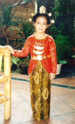 Young Indonesian girl in traditional dress
